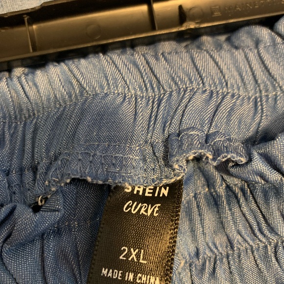 Shein Curve Super Soft Shorts - Picture 3 of 3